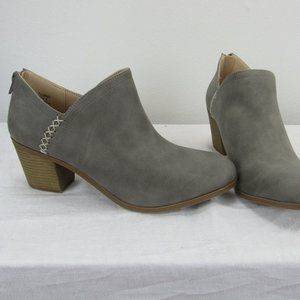 Journee Collection Womens Bootie